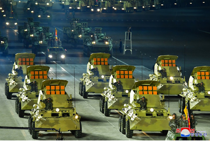 18-조선로동당창건 75돐경축 열병식